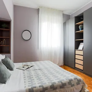 The Rent - Spacious One-bedroom In Moscova District Appartement Milan