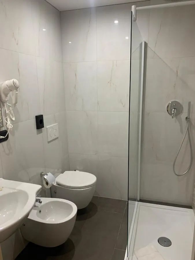 Hotel Stradivari Milan 3*,